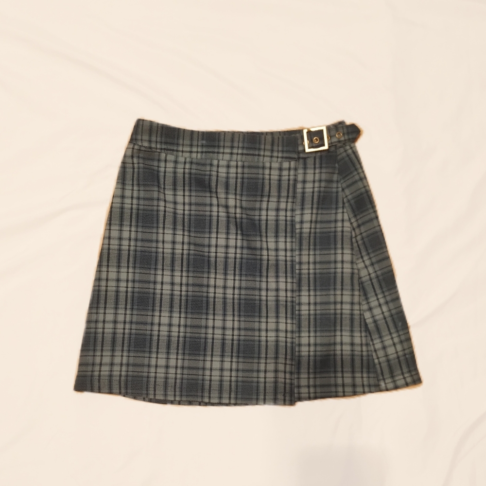 brandy melville plaid skirt *TAGS ATTACHED!*